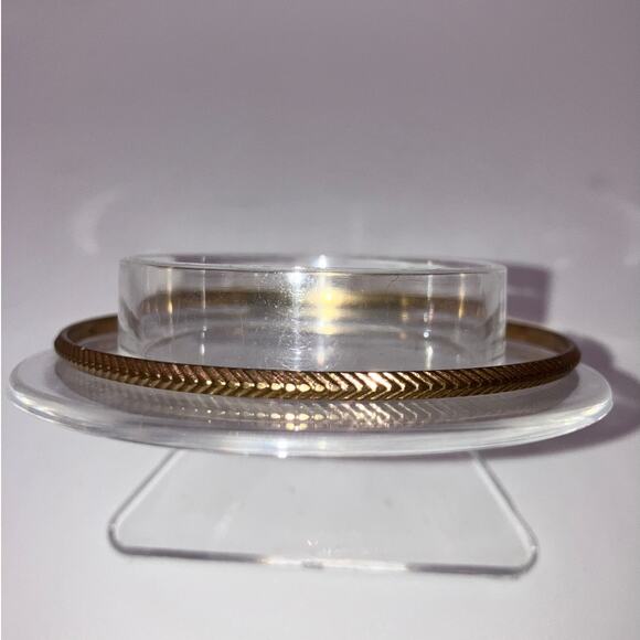 Vintage Gold-Tone Herringbone  2.75" Bangle Bracelet! - Picture 5 of 5